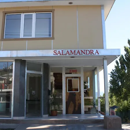 Salamandra Apartamentos El Calafate Exterior photo
